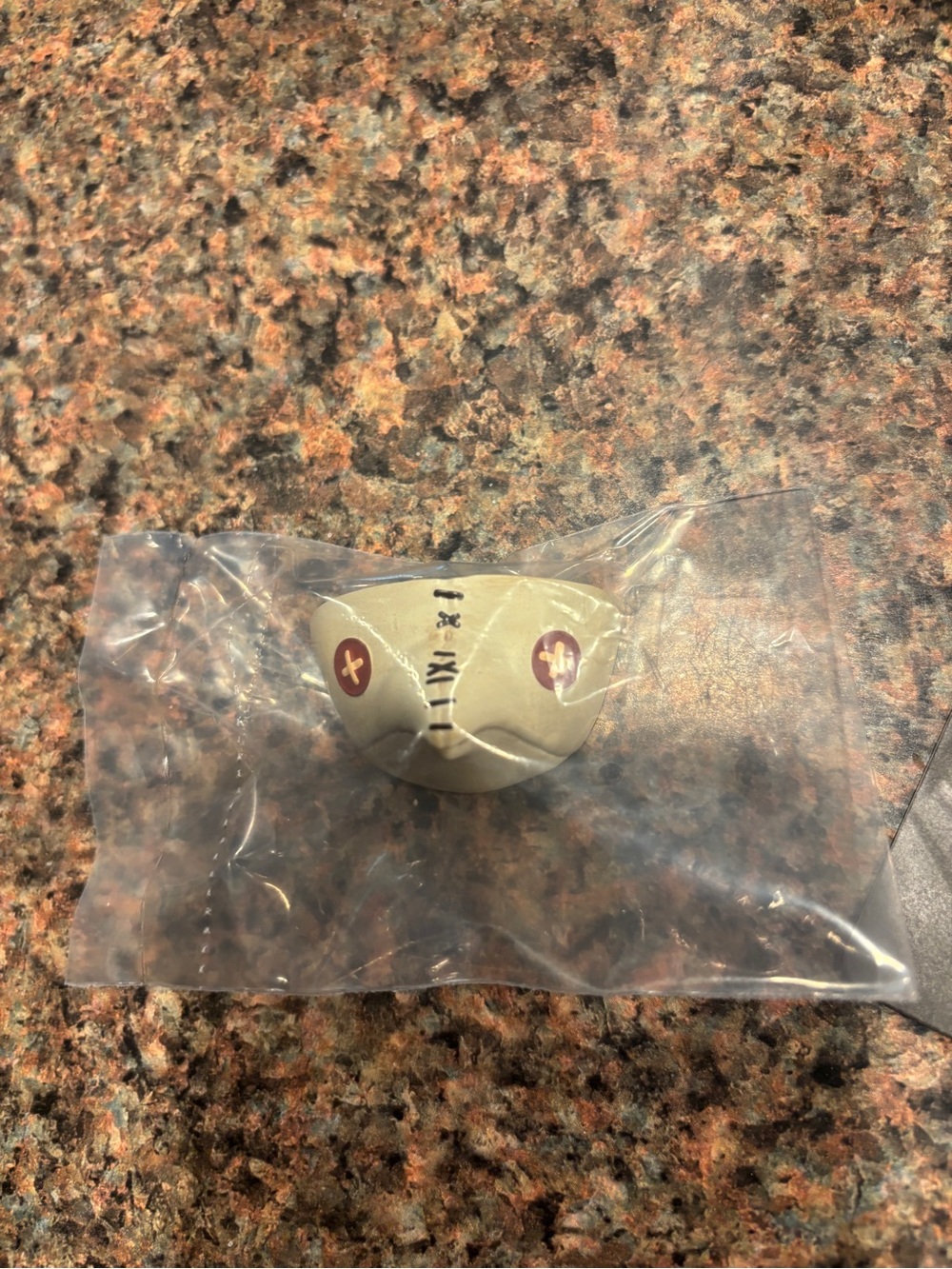 Hirono Doctor Beak Figure - Picture 4 of 6